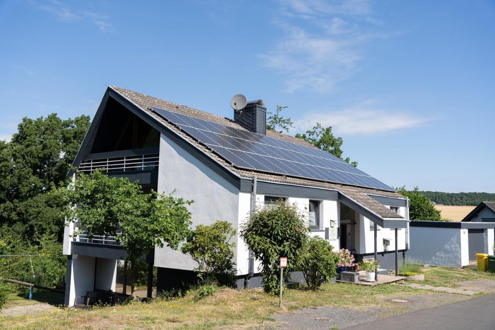 Ferienhaus Schoene Aussicht Ferienwohnung Gruen Hemfurth-Edersee Esterno foto