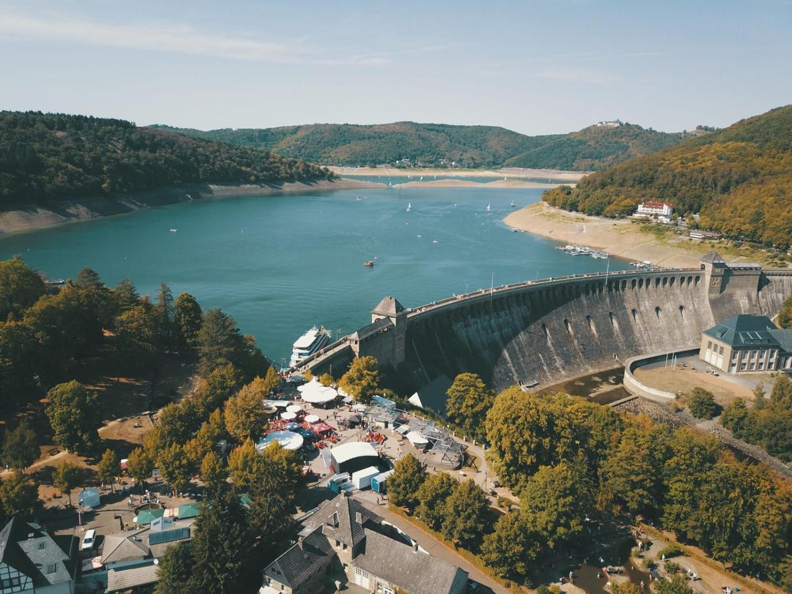 Ferienhaus Schoene Aussicht Ferienwohnung Gruen Hemfurth-Edersee Esterno foto